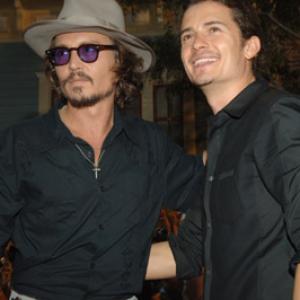 Johnny Depp and Orlando Bloom at event of Karibu piratai numirelio skrynia 2006
