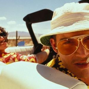 Still of Johnny Depp and Benicio Del Toro in Fear and Loathing in Las Vegas (1998)