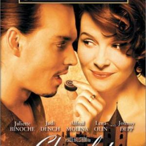Johnny Depp and Juliette Binoche in Sokoladas (2000)