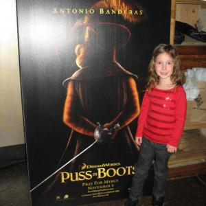 Kelsey Walton (age 5) making the Puss In Boots Feaux Movie Premiere Video - Oct 2011