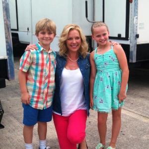 Aiden with onscreen mom Katherine Heigl and onscreen sister Madison Wolfe on the set of North of Hell