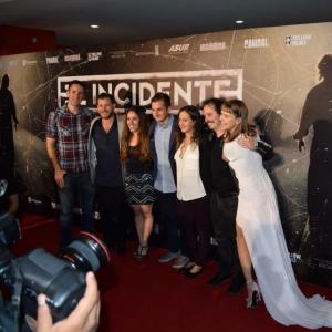 Edy Lan with producers Victor Shuchleib, Miriam Mercado, Salomón Askenazi, Isaac Ezban and actress Nailea Norvind on the red carpet of THE INCIDENT's premiere in Mexico City (September 2015).