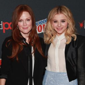 Julianne Moore and Chloë Grace Moretz at event of Kere (2013)
