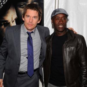 Ethan Hawke and Don Cheadle at event of Brooklyns Finest 2009