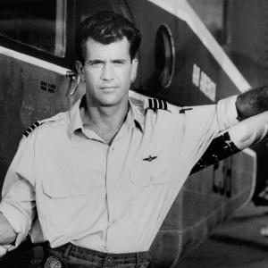 Still of Mel Gibson in Air America 1990