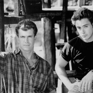 Still of Mel Gibson and Robert Downey Jr in Air America 1990