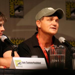 Ian Somerhalder and Kevin Williamson at event of Vampyro dienorasciai 2009