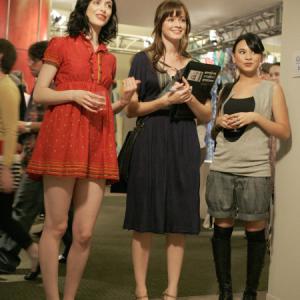 Still of Alexis Bledel, Michelle Ongkingco and Krysten Ritter in Gilmore Girls (2000)