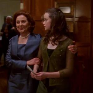 Still of Kelly Bishop and Alexis Bledel in Gilmore Girls (2000)