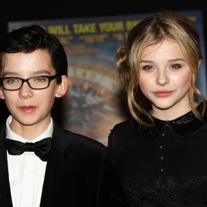 Chlo Grace Moretz and Asa Butterfield at event of Hugo isradimas 2011