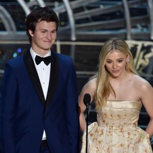 Chlo Grace Moretz and Ansel Elgort at event of The Oscars 2015