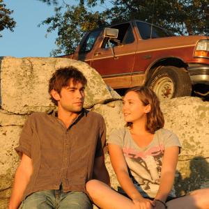 Still of Elizabeth Olsen and Chace Crawford in Peace, Love, & Misunderstanding (2011)
