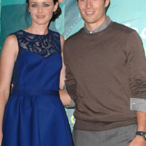 Alexis Bledel and Zach Gilford