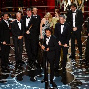 Michael Keaton, Alejandro González Iñárritu, John Lesher and Emma Stone at event of The Oscars (2015)