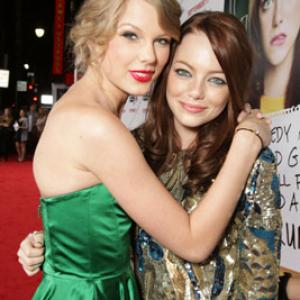 Emma Stone and Taylor Swift at event of Easy A (2010)