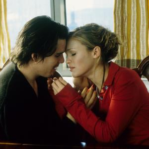 Ethan Hawke and Julia Stiles in Hamlet (2000)