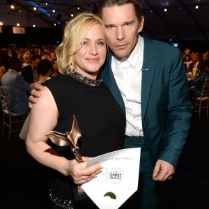 Patricia Arquette and Ethan Hawke at event of 30th Annual Film Independent Spirit Awards (2015)