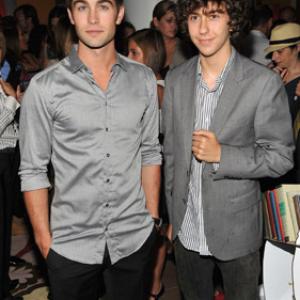 Nat Wolff and Chace Crawford at event of Mao's Last Dancer (2009)