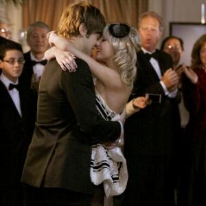 Still of Taylor Momsen and Chace Crawford in Liezuvautoja 2007
