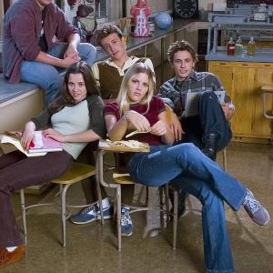 Still of Linda Cardellini, Busy Philipps, James Franco, Seth Rogen and Jason Segel in Freaks and Geeks (1999)