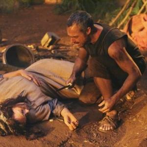 Still of Allison Janney and Titus Welliver in Dinge (2004)