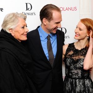 Ralph Fiennes Vanessa Redgrave and Jessica Chastain at event of Koriolanas 2011