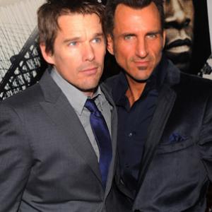 Ethan Hawke and Wass Stevens at event of Brooklyns Finest 2009