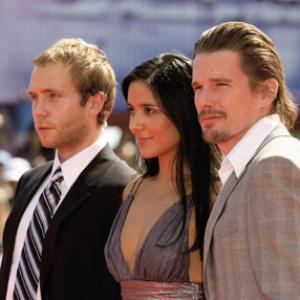 Ethan Hawke, Mark Webber and Catalina Sandino Moreno at event of The Hottest State (2006)