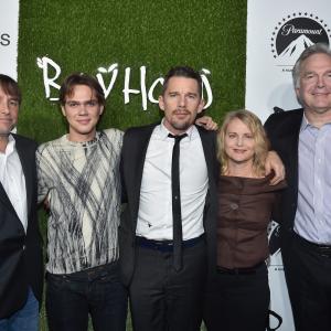 Ethan Hawke Richard Linklater Jonathan Sehring Cathleen Sutherland and Ellar Coltrane at event of Vaikyste 2014