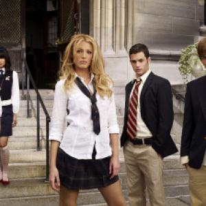 Still of Penn Badgley Blake Lively Taylor Momsen Leighton Meester Chace Crawford Ed Westwick and Nicole Fiscella in Liezuvautoja 2007