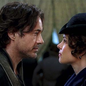 Still of Robert Downey Jr and Rachel McAdams in Serlokas Holmsas Seseliu zaidimas 2011
