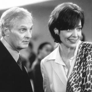 Still of Alan Alda and Allison Janney in The Object of My Affection (1998)