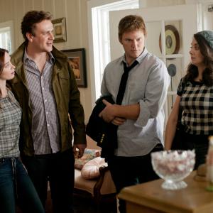 Still of Chris Pratt, Jason Segel, Emily Blunt and Alison Brie in Susizadeje penkerius metus (2012)