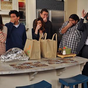 Still of Neil Patrick Harris, Alyson Hannigan, Jorge Garcia, Jason Segel, Josh Radnor and Cobie Smulders in Kaip as susipazinau su jusu mama (2005)