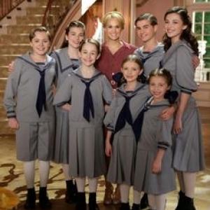Carrie Underwood Sophia Anne Caruso and Von Trapp children in Sound of Music Live on NBC