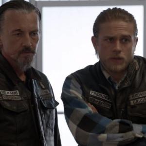 Still of Tommy Flanagan and Charlie Hunnam in Sons of Anarchy (2008)