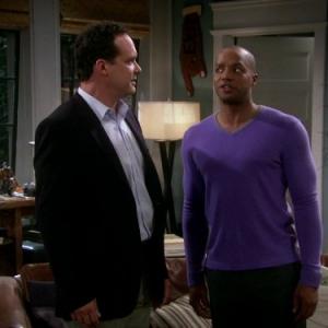 Still of Diedrich Bader and Donald Faison in The Exes 2011