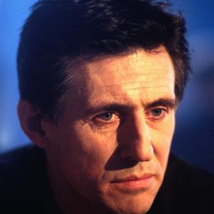 Still of Gabriel Byrne in Stigmata (1999)