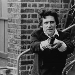 Still of Gabriel Byrne in The Courier (1988)