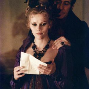 Still of Gabriel Byrne and Reese Witherspoon in Vanity Fair (2004)
