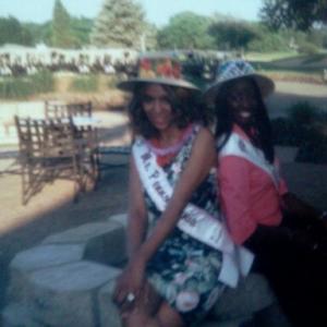 Ms. Pennsylvania 2004 Maria Frisby and Ms. Illinois Wilma Terry in Bloomingdale, Illinois.
