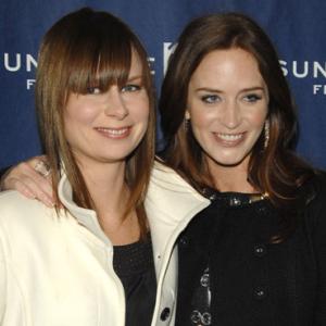 Mary Lynn Rajskub and Emily Blunt at event of Sunshine Cleaning 2008