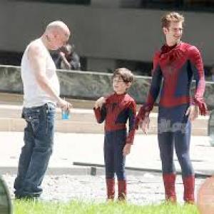 Jorge Vega, Andrew Garfield and Paul Giamatti on the set of The Amazing Spider-Man 2