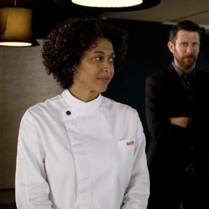 Still of Vicenta N'Dongo and Andrew Tarbet in Menú degustació (2013)