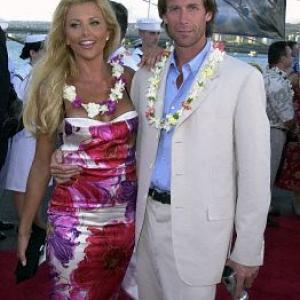 Michael Bay and Lisa Dergan at event of Perl Harboras (2001)
