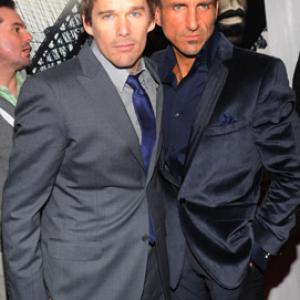 Ethan Hawke and Wass Stevens at event of Brooklyns Finest 2009