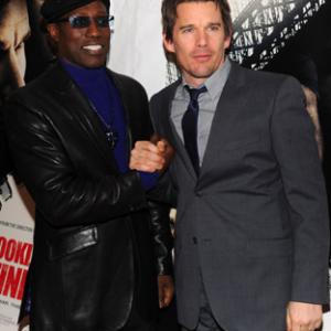 Ethan Hawke and Wesley Snipes at event of Brooklyns Finest 2009