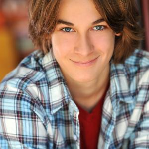 Hi My name is Connor Muhl I am an actor and a singersong writer