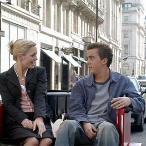 Still of Frankie Muniz and Hannah Spearritt in Agent Cody Banks 2: Destination London (2004)