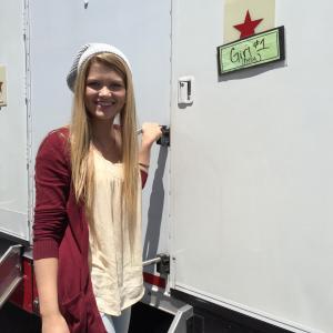 Kelly on set for Finding Carter!